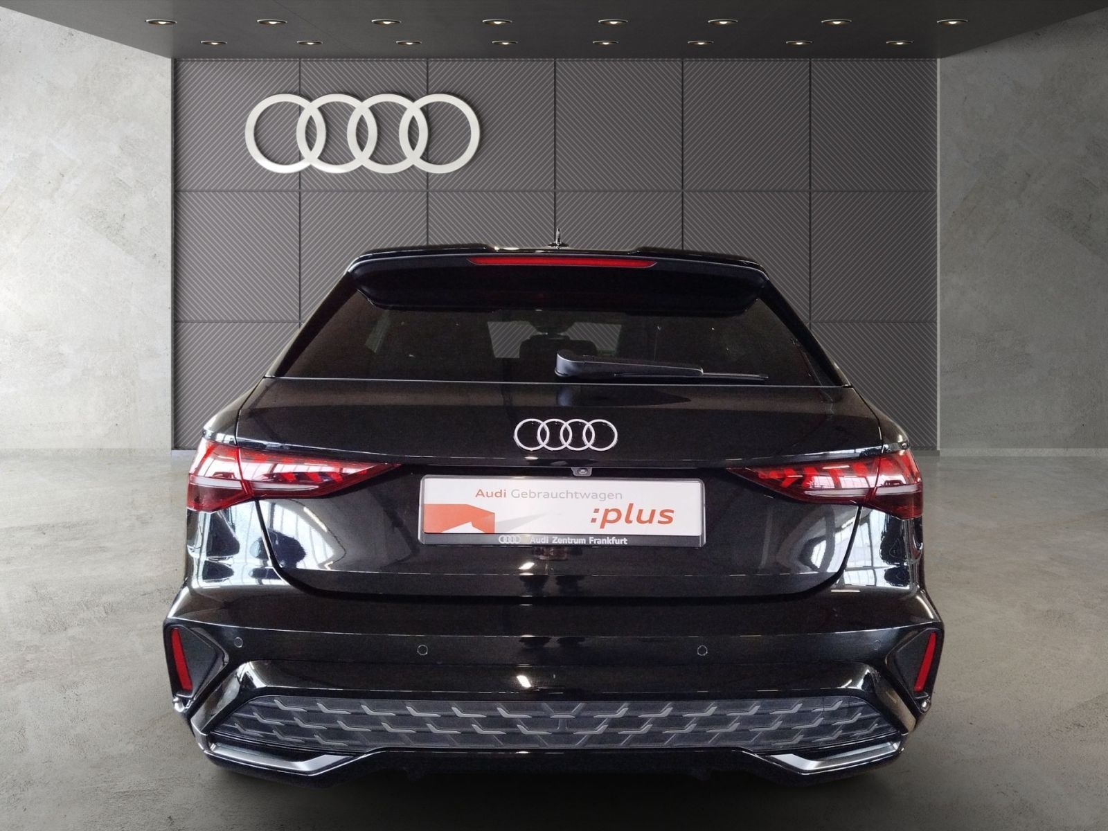 Audi A3 Sportback 35 TFSI S line - Samsaru's Car Outlet