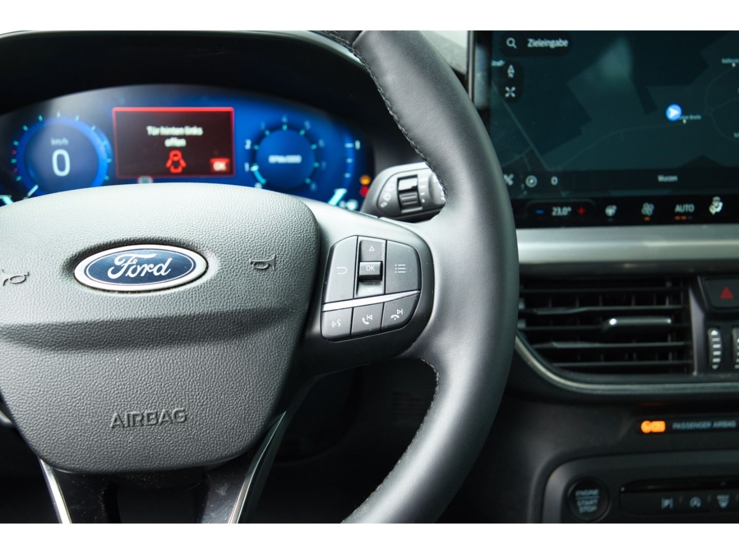 Ford Focus Turnier Titanium X Navi LED ACC Apple CP