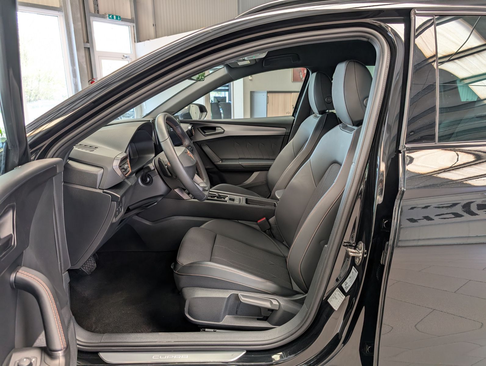 Cupra Leon 1.5eTSI DSG Matrix - Samsaru's Car Outlet