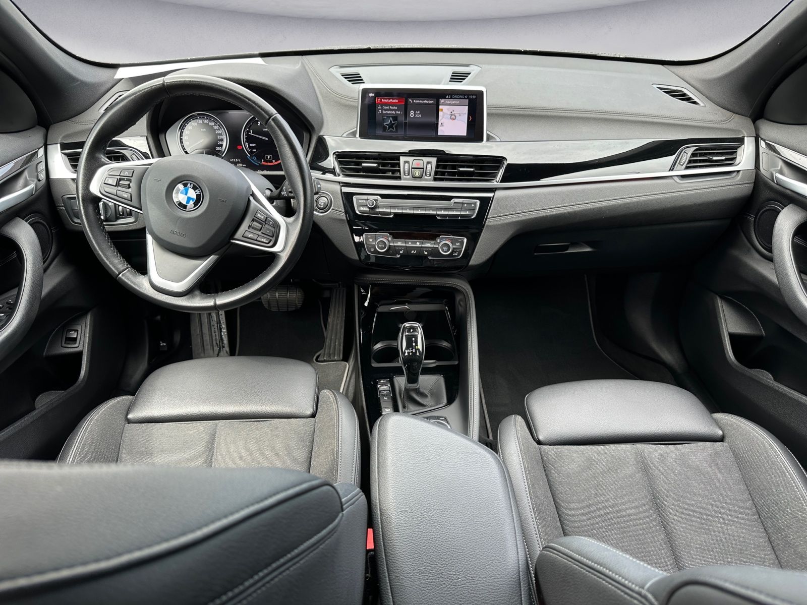 BMW X1 xDrive18d Sport Line - Samsaru's Car Outlet