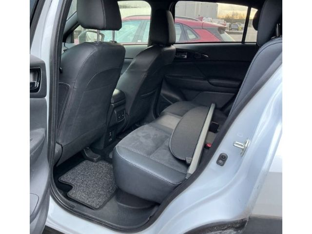 Mitsubishi Eclipse Cross Plus Select Black Hybrid 4WD 2.4 M