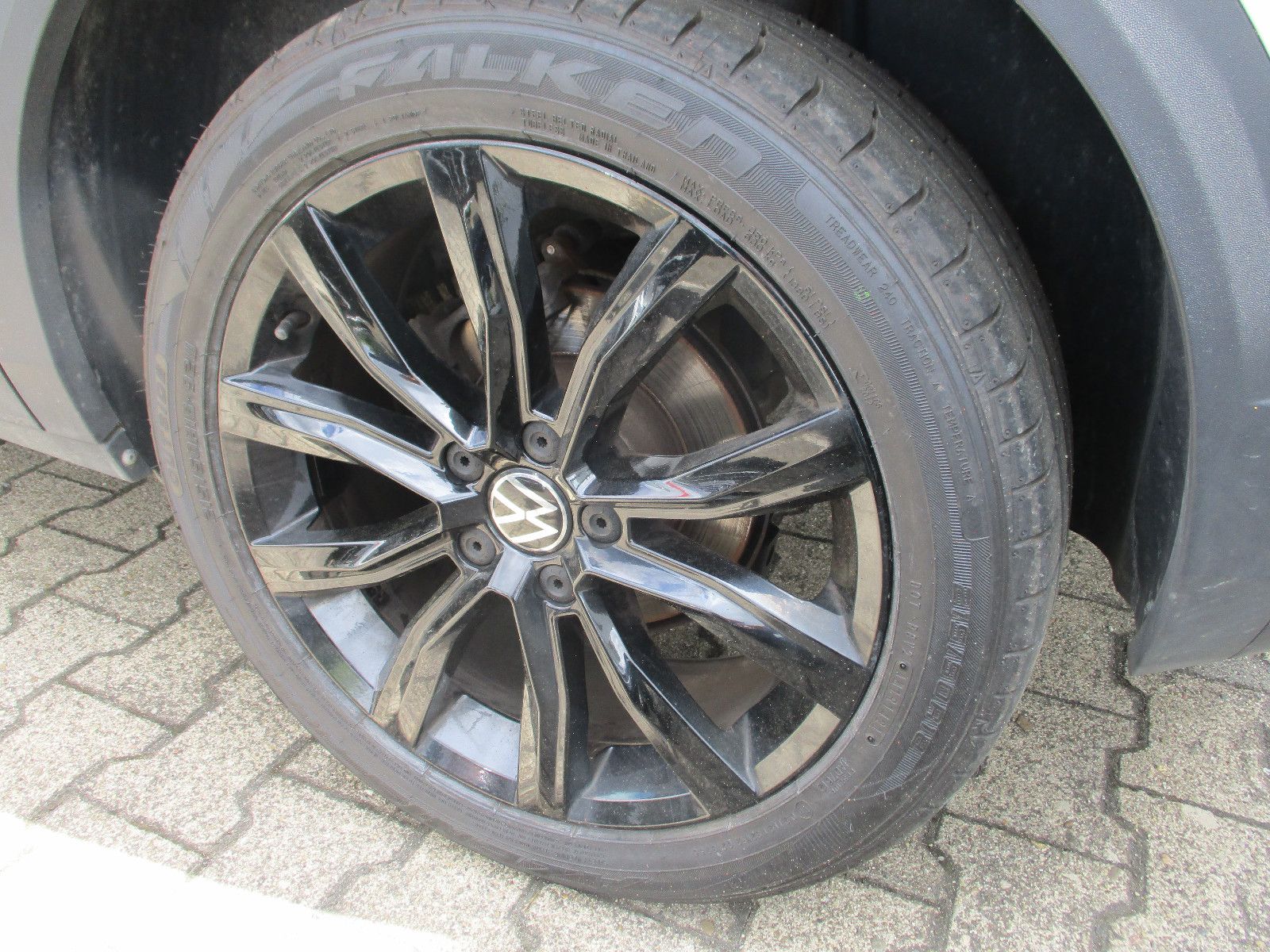 Volkswagen T-Roc Sport - Samsaru's Car Outlet