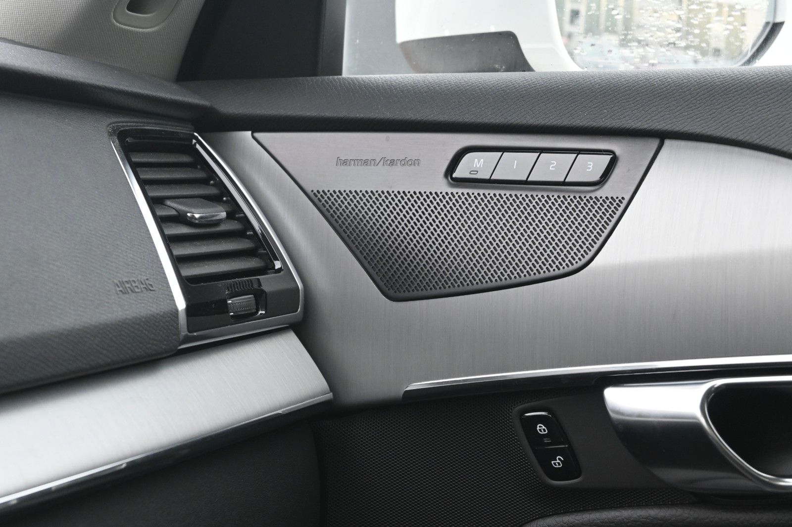 Volvo XC90 T8 AWD Inscrip. - Samsaru's Car Outlet