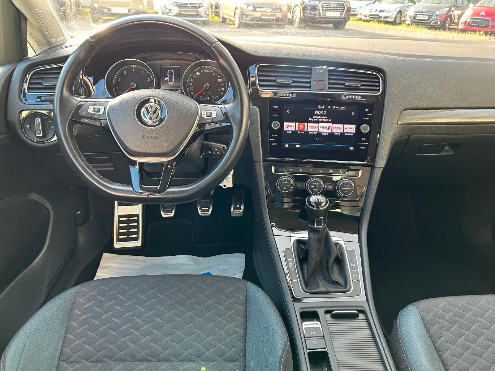 Volkswagen Golf VII Lim. IQ.DRIVE - Samsaru's Car Outlet