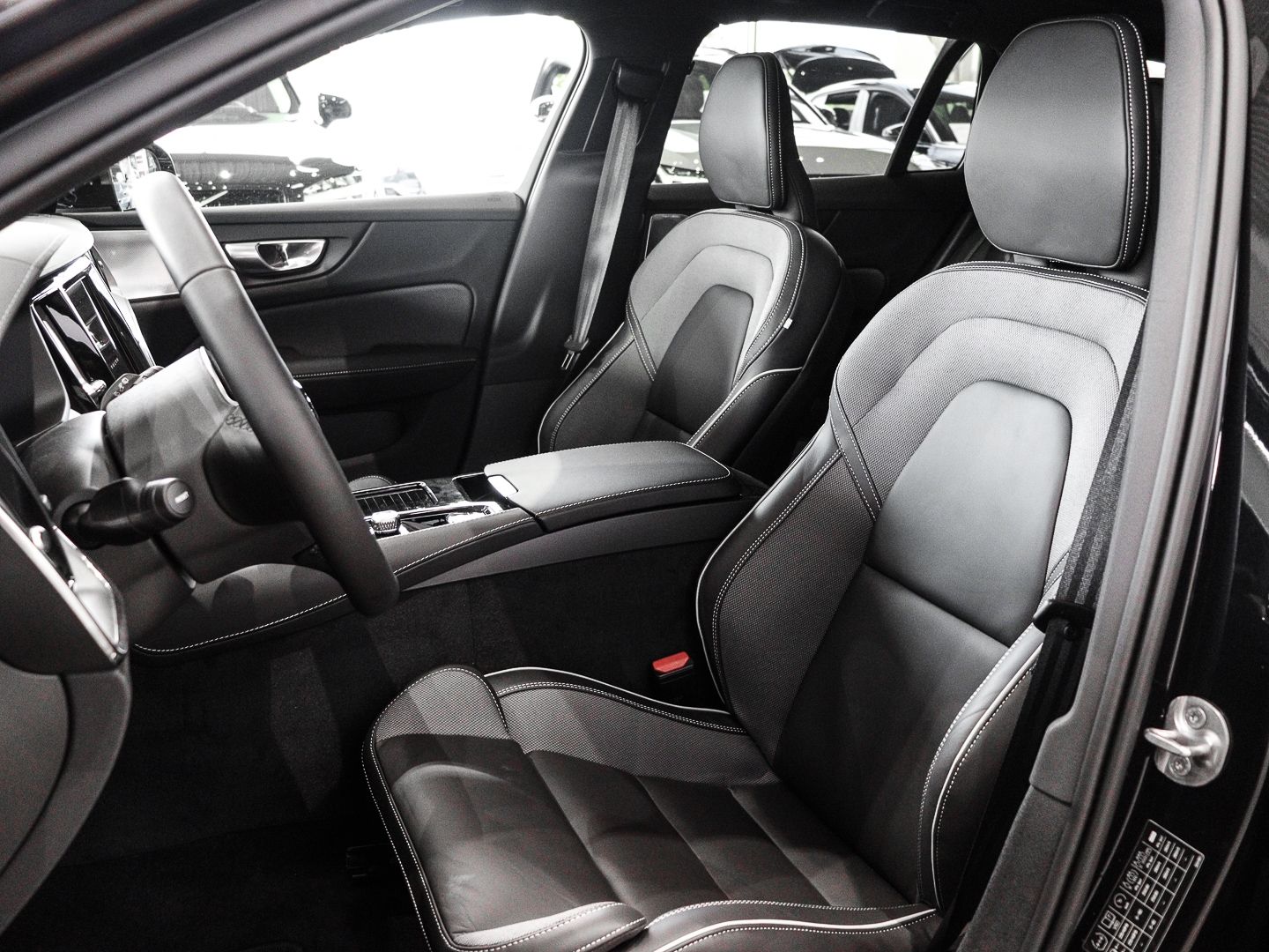 Volvo V60 T8 AWD Ultra Dark Recharge Plug-In Hybrid Tw