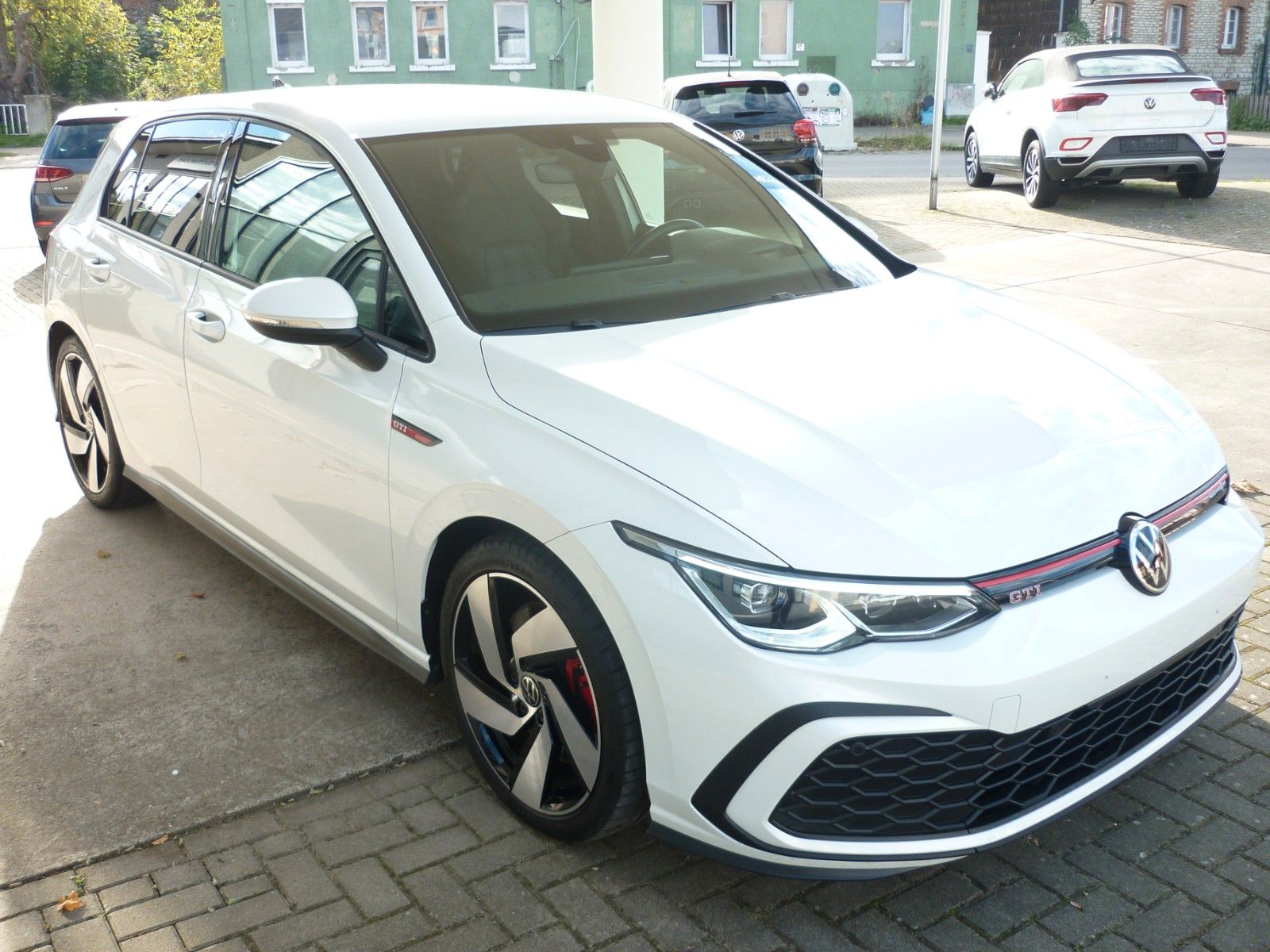 Volkswagen Golf VIII 2.0 GTI - Samsaru's Car Outlet