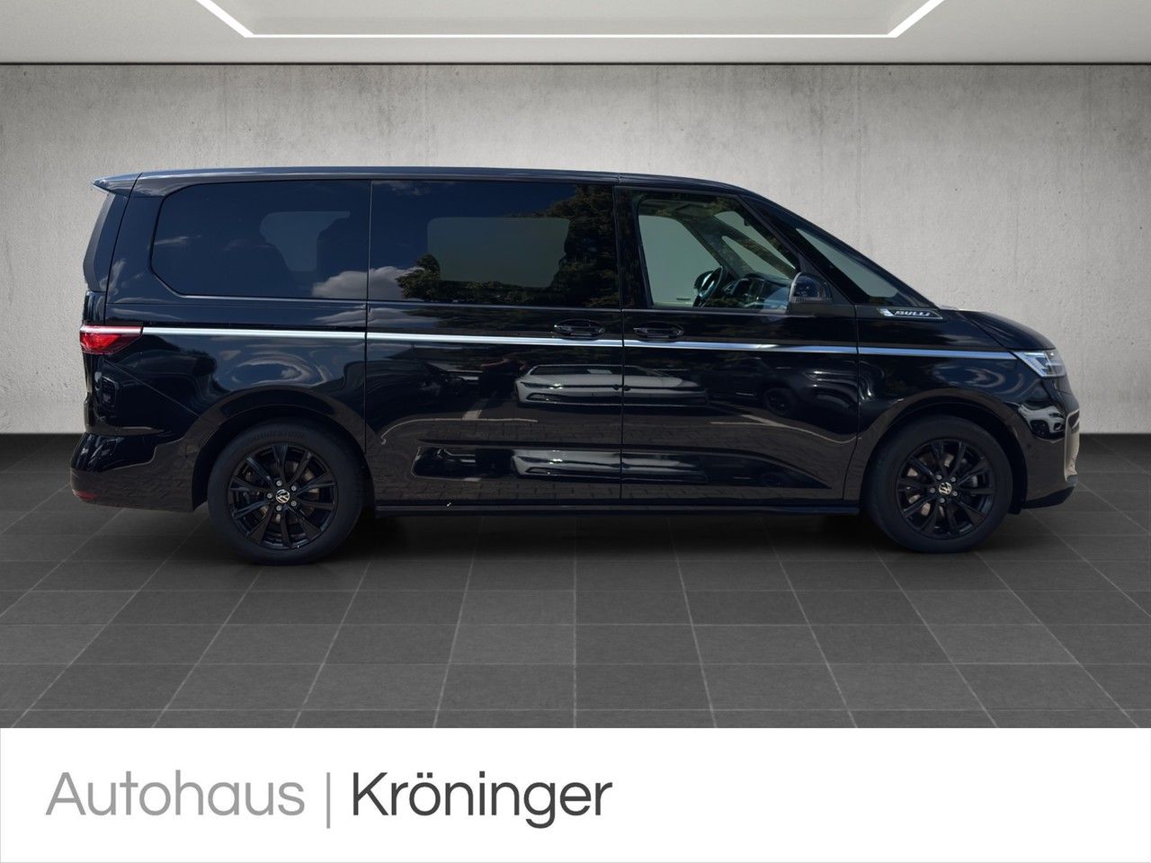 Volkswagen T7 Multivan Style - Samsaru's Car Outlet