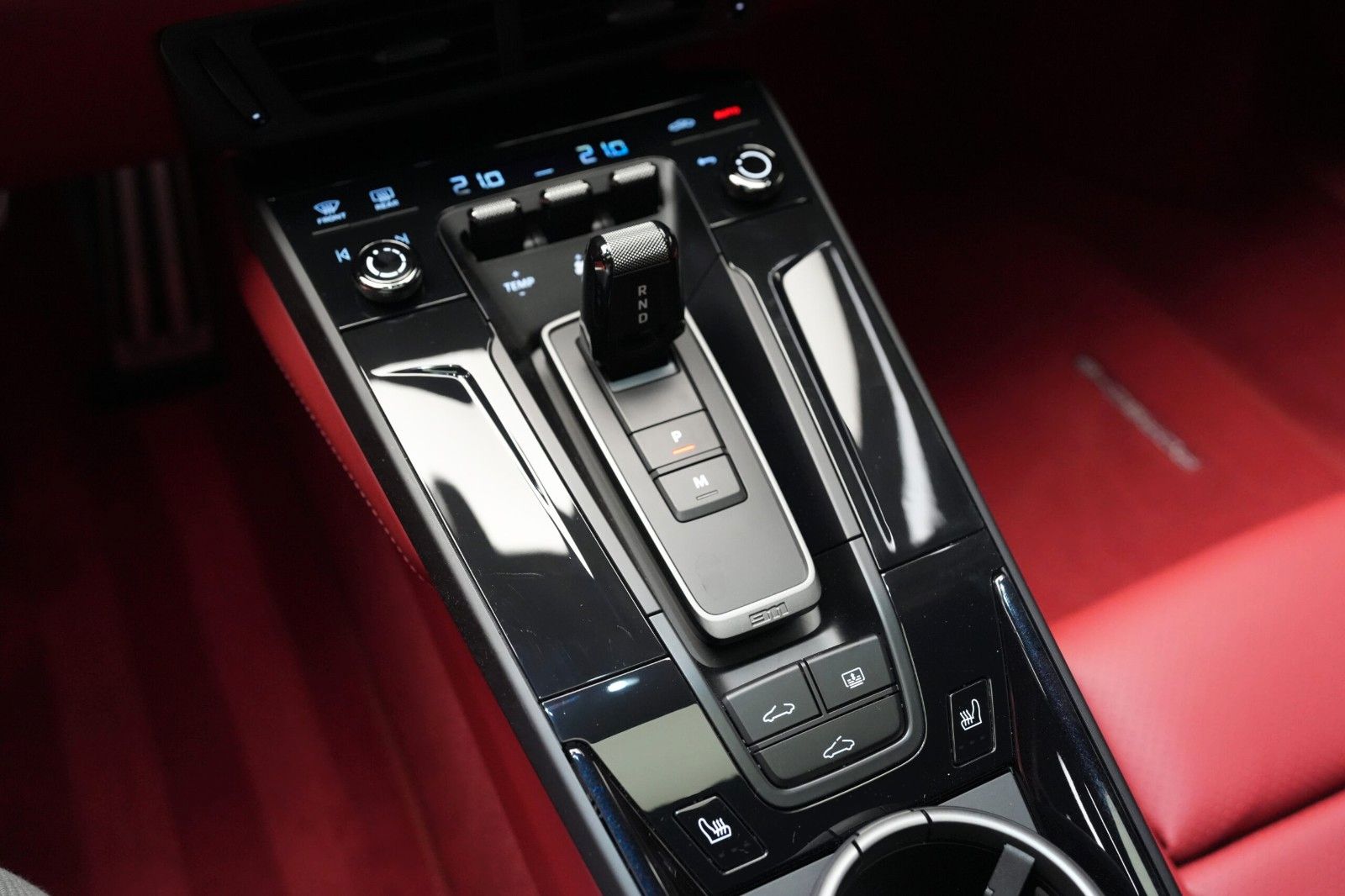 Porsche 911 Carrera 4 GTS T-Hybrid