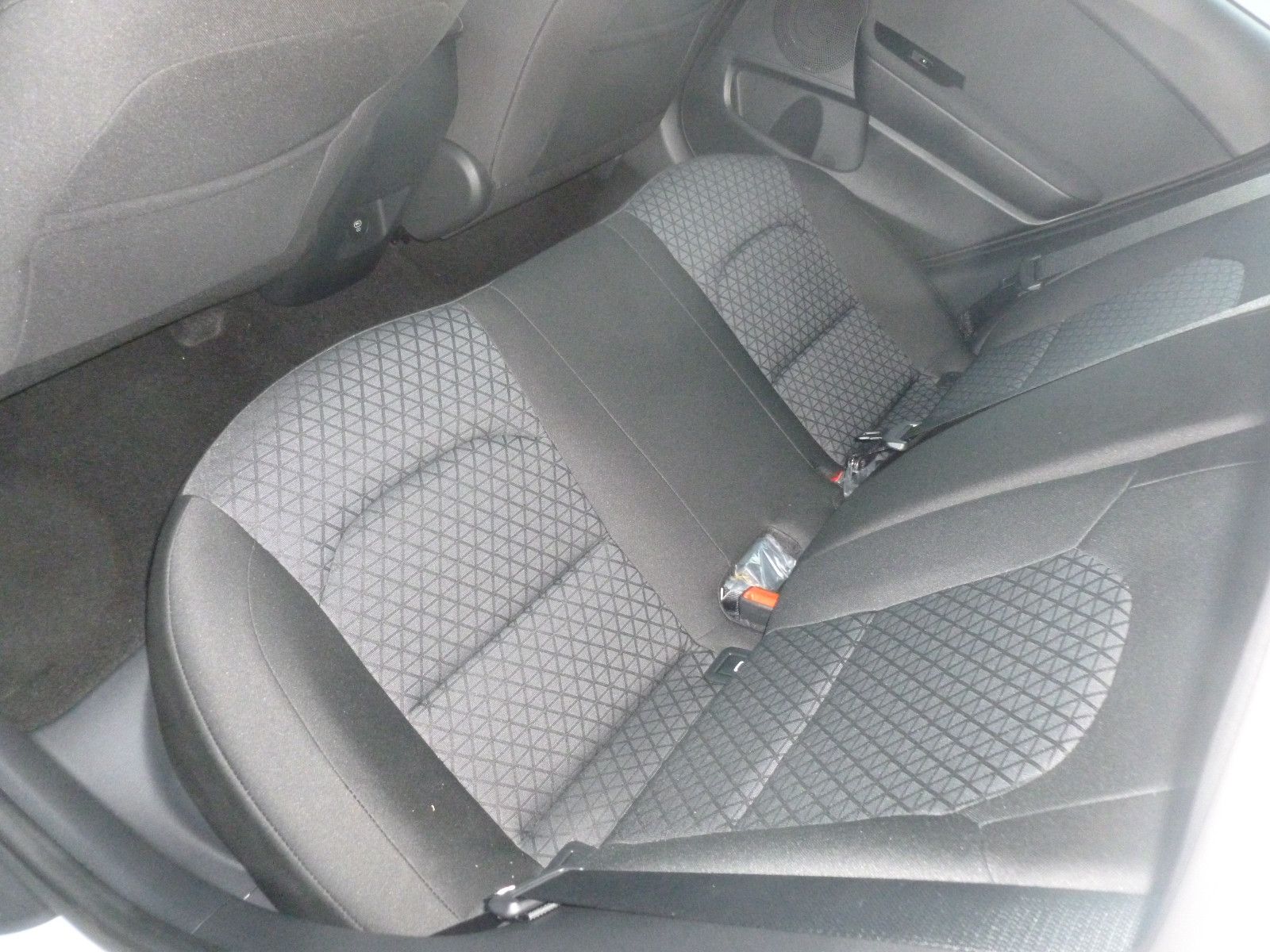 Kia Ceed ED7 Emotion - Samsaru's Car Outlet