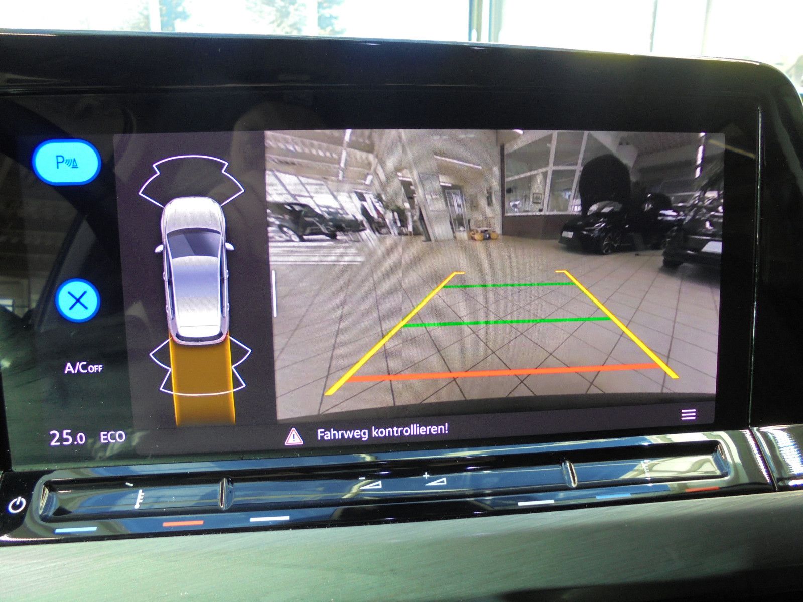 Volkswagen Golf VIII Style eHybrid - Samsaru's Car Outlet