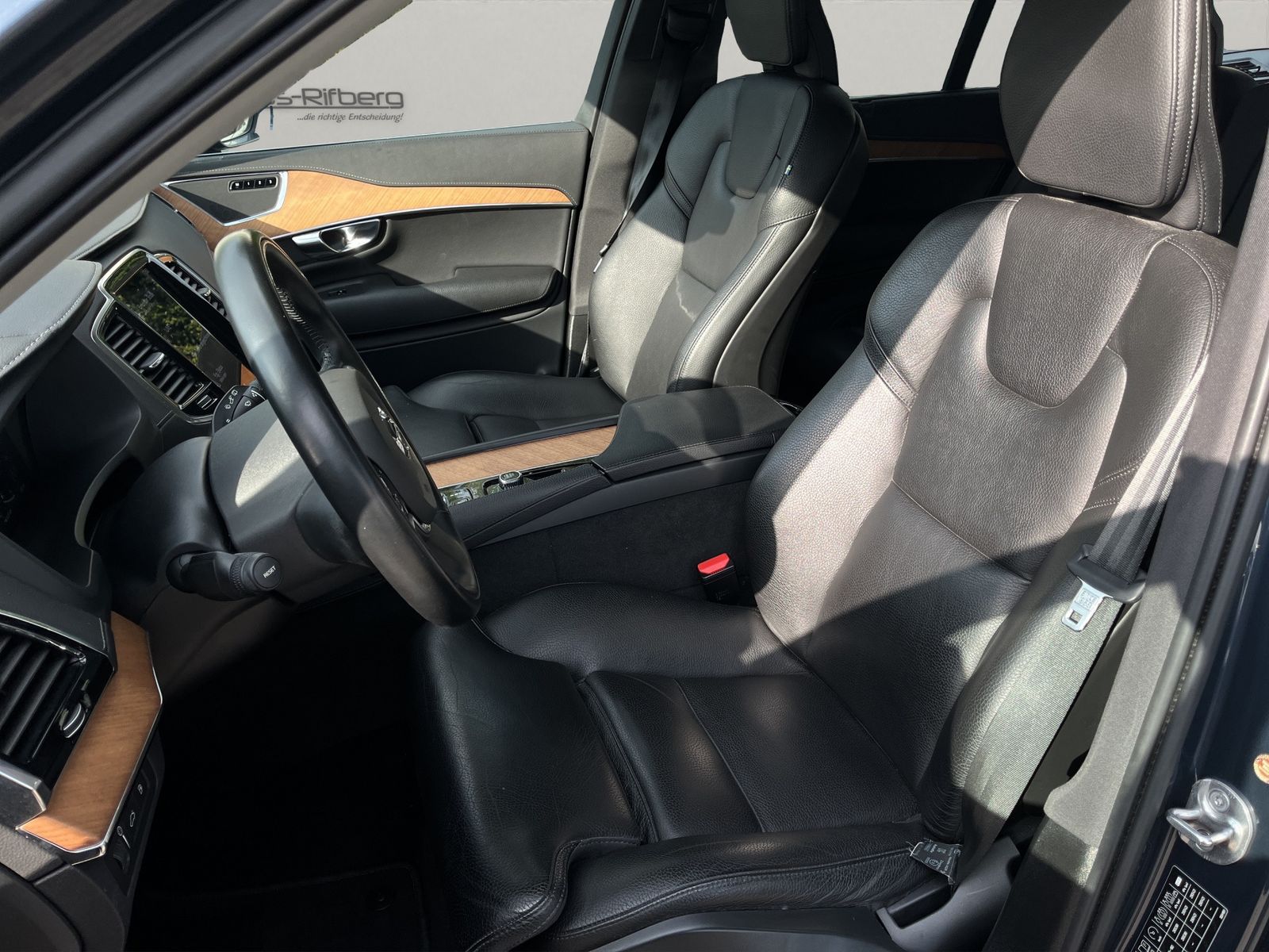 Volvo XC90 Plus Bright 8G Recharge Plug-In Hybrid AWD