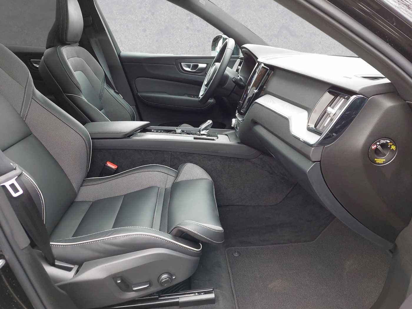 Volvo XC60 Plug-In-Hybrid T6 AWD Plug-in Hybrid Plus B