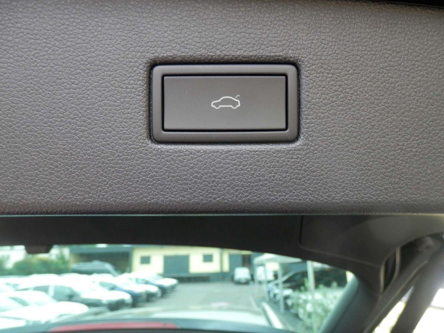 Volkswagen Tiguan Elegance - Samsaru's Car Outlet
