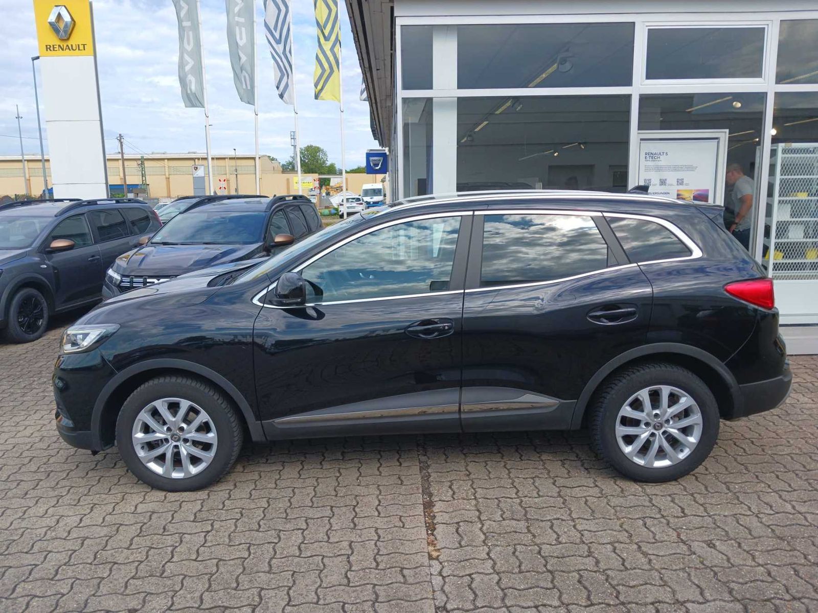 Renault Kadjar LIMITED - Samsaru's Car Outlet