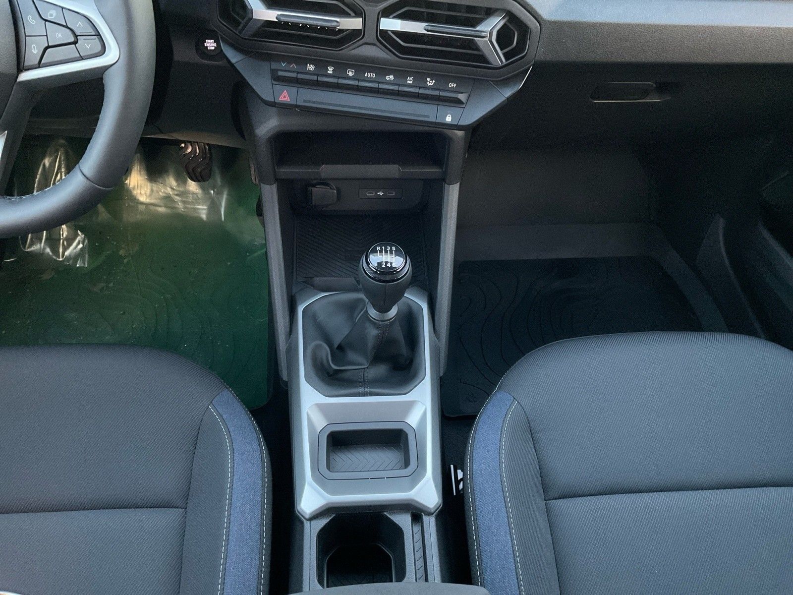 Dacia Duster Journey TCe 130 - Samsaru's Car Outlet