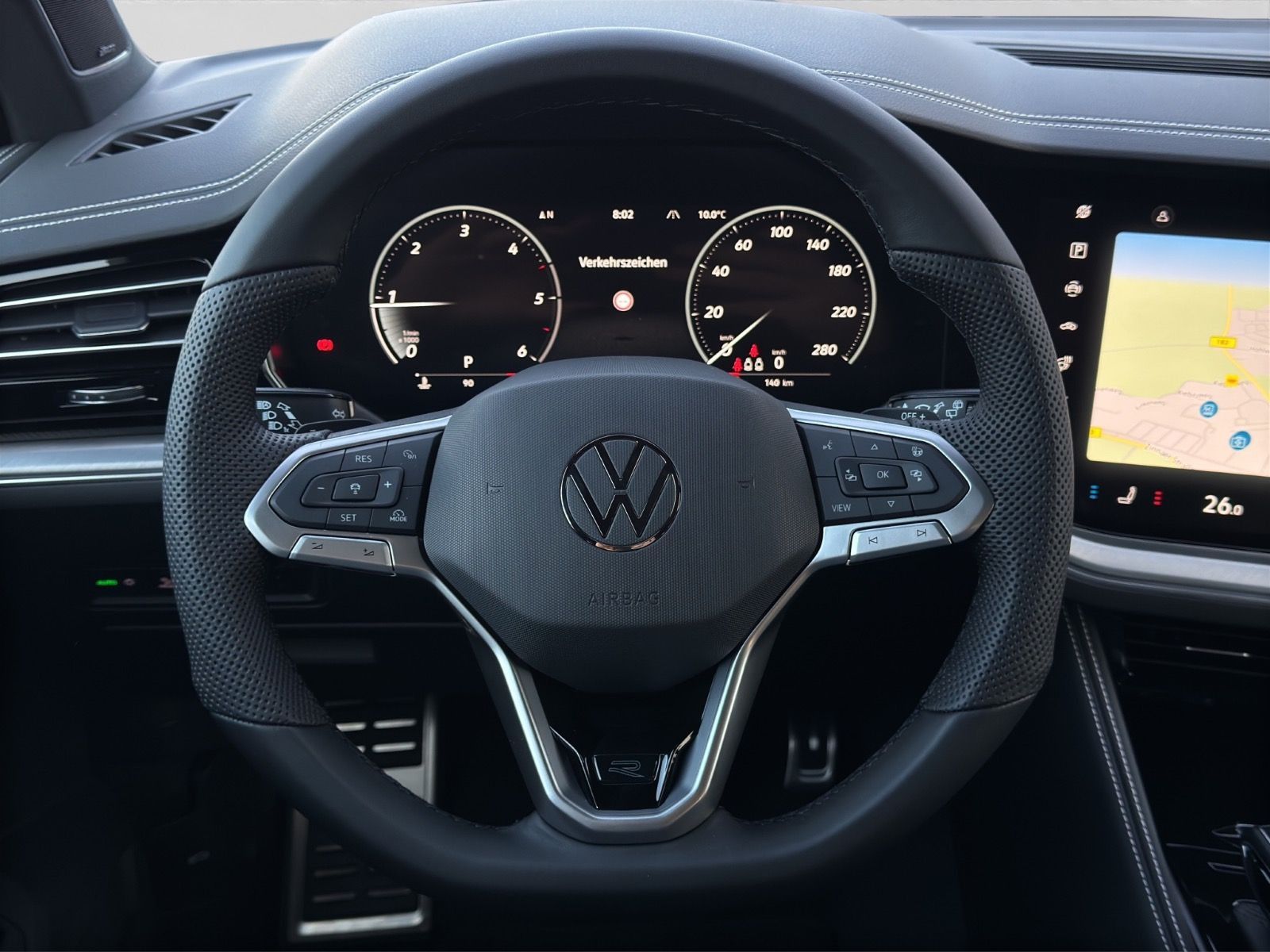 Volkswagen Touareg R-Line V6 TDI 4M Black Style | AHK PANO