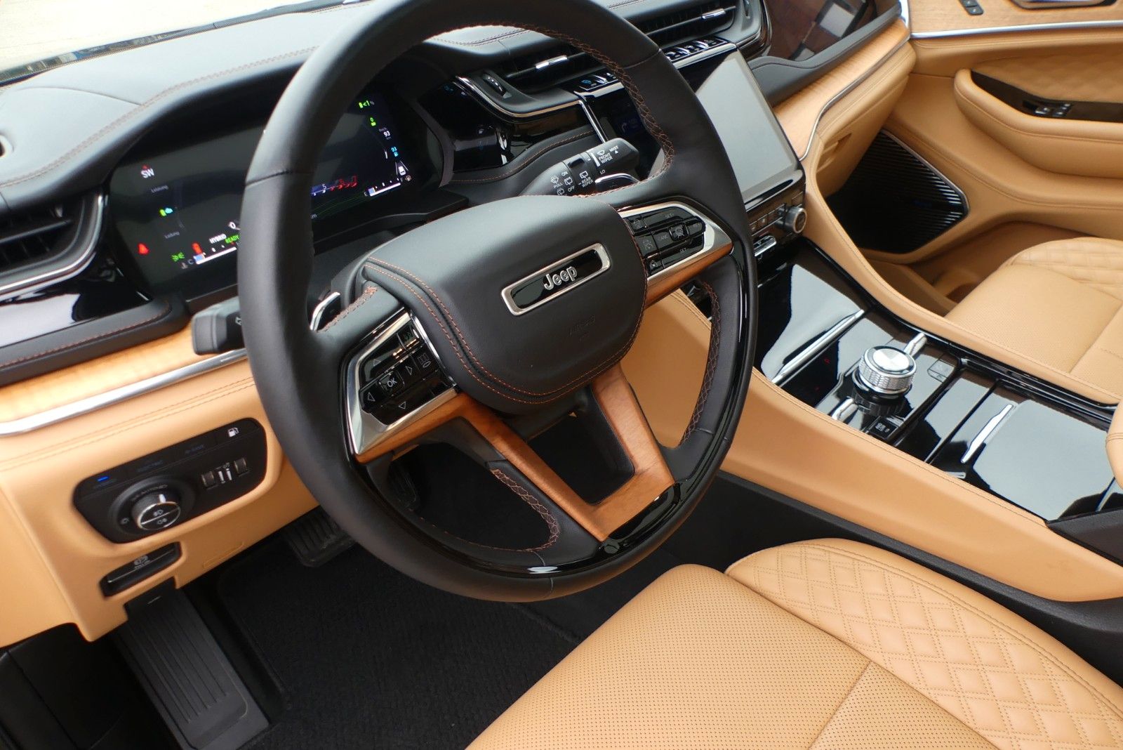 Jeep Grand Cherokee Summit Reserve Plug-In-Hybrid 4xe