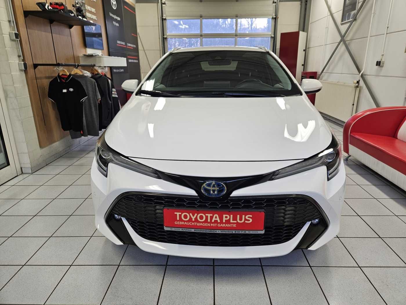 Toyota Corolla Touring Sports Hybrid - Samsaru's Car Outlet