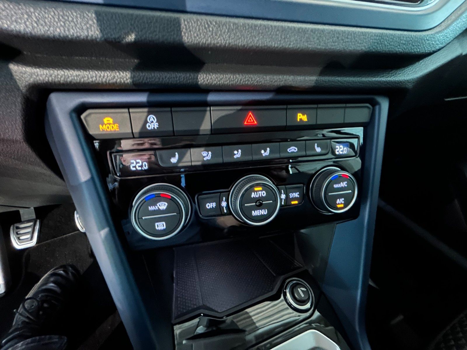 Volkswagen T-ROC 1.5 TSI United - Samsaru's Car Outlet