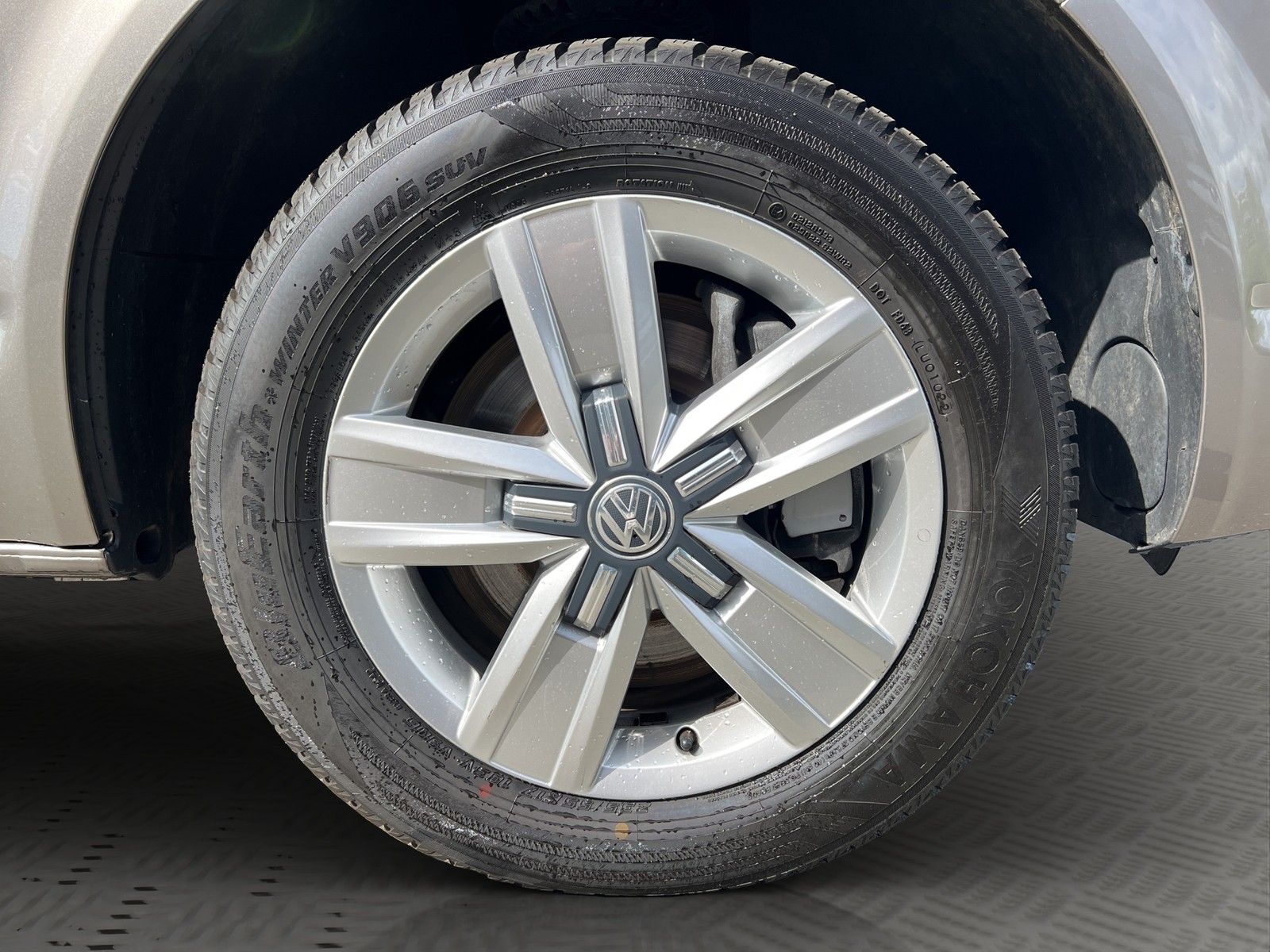 Volkswagen T6 Multivan 2.0 TDI 4M DSG - Samsaru's Car Outlet