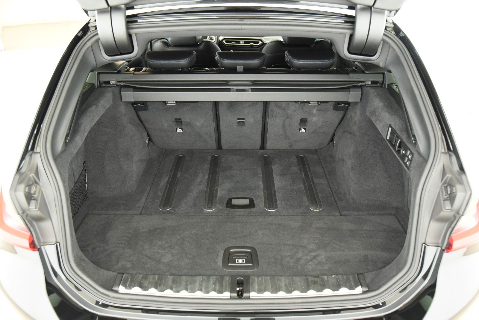BMW 320d Touring xDrive M Sport - Samsaru's Car Outlet