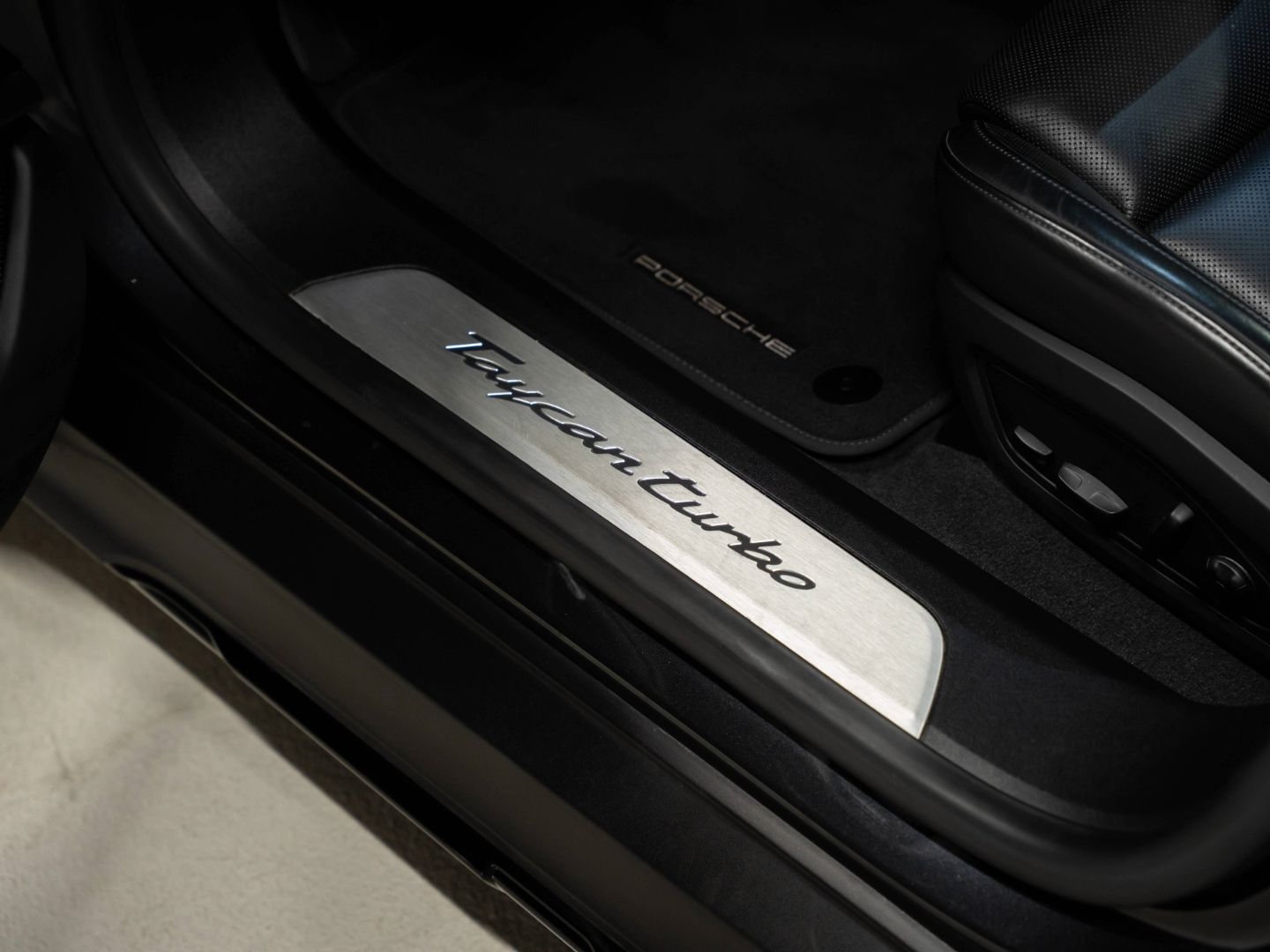 Porsche Taycan Turbo Cross Turismo HeadUp PDCC Wärmepump