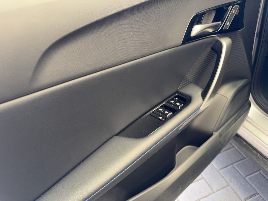 MG4 Luxury 64 kWh PDC SHZ KAMERA W-LAN LED 360°