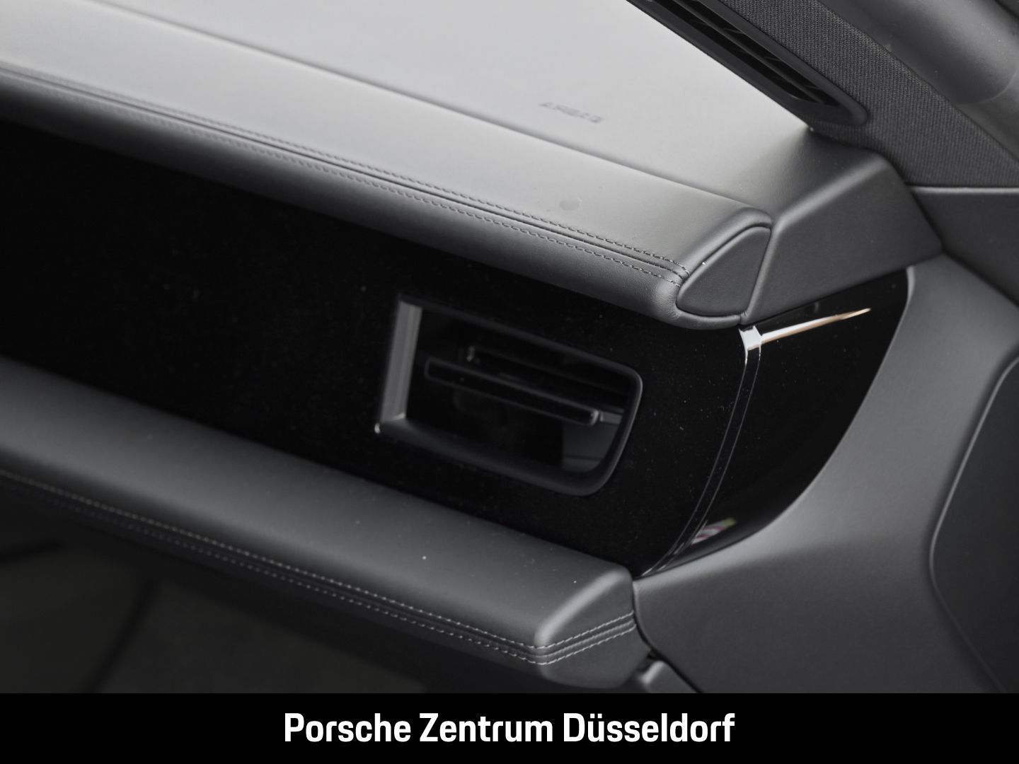 Porsche Taycan 4 Cross Turismo LED-Matrix InnoDrive