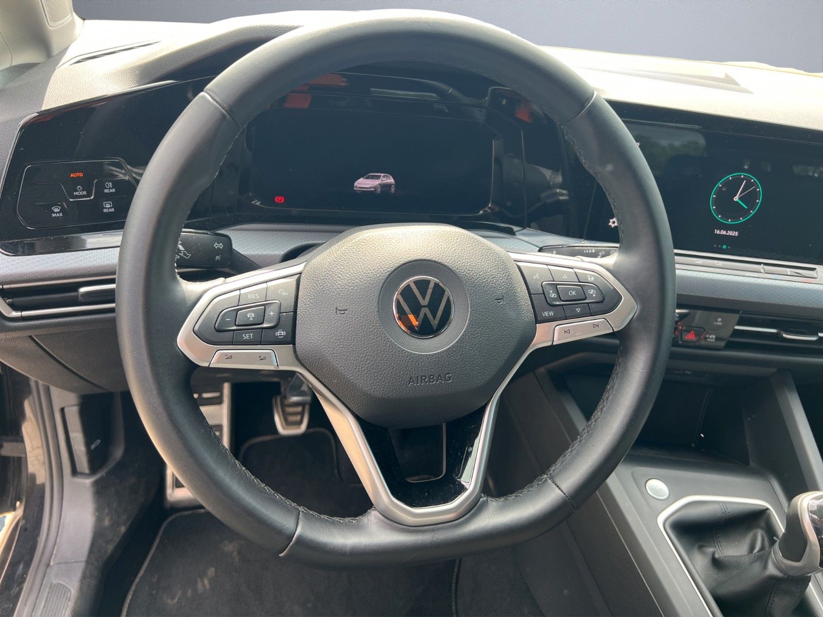 Volkswagen Golf VIII Active 1.5 TSI - Samsaru's Car Outlet