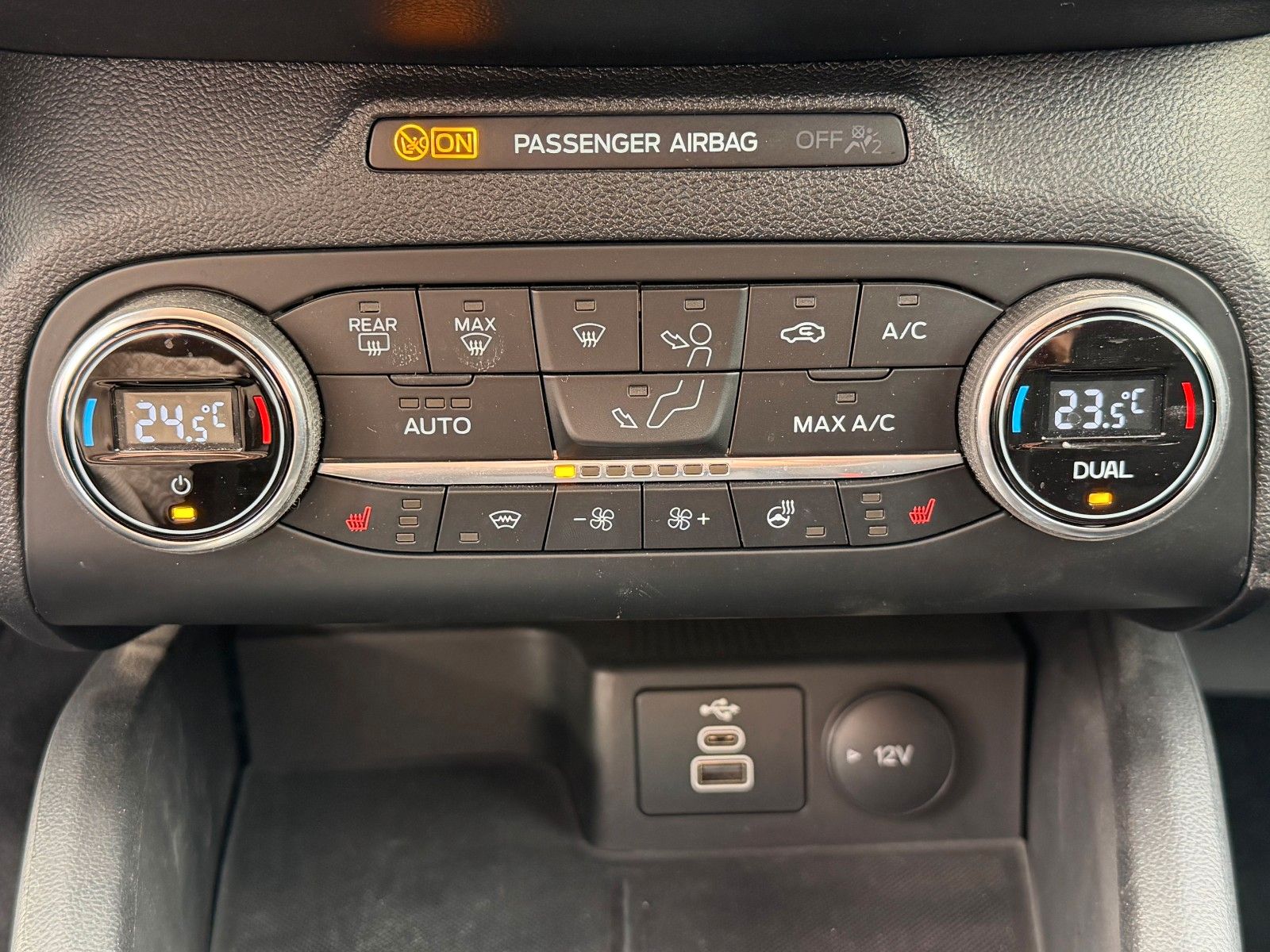 Ford Focus Turnier Cool & Connect*Autom*LED*AHK*Face