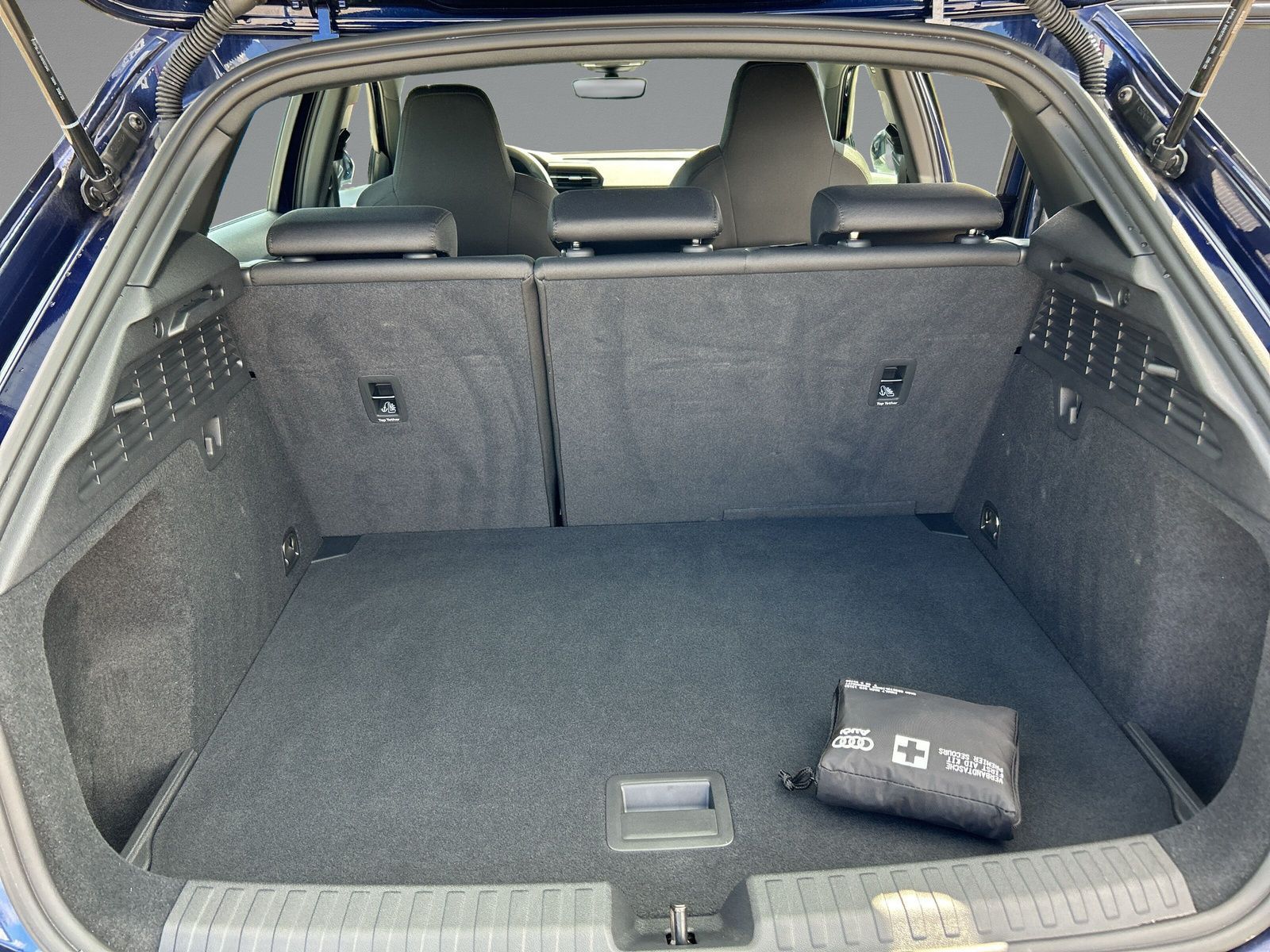 Audi A3 Sportback 30 TFSI S-TRONIC+LED+NAVI+ACC+VC