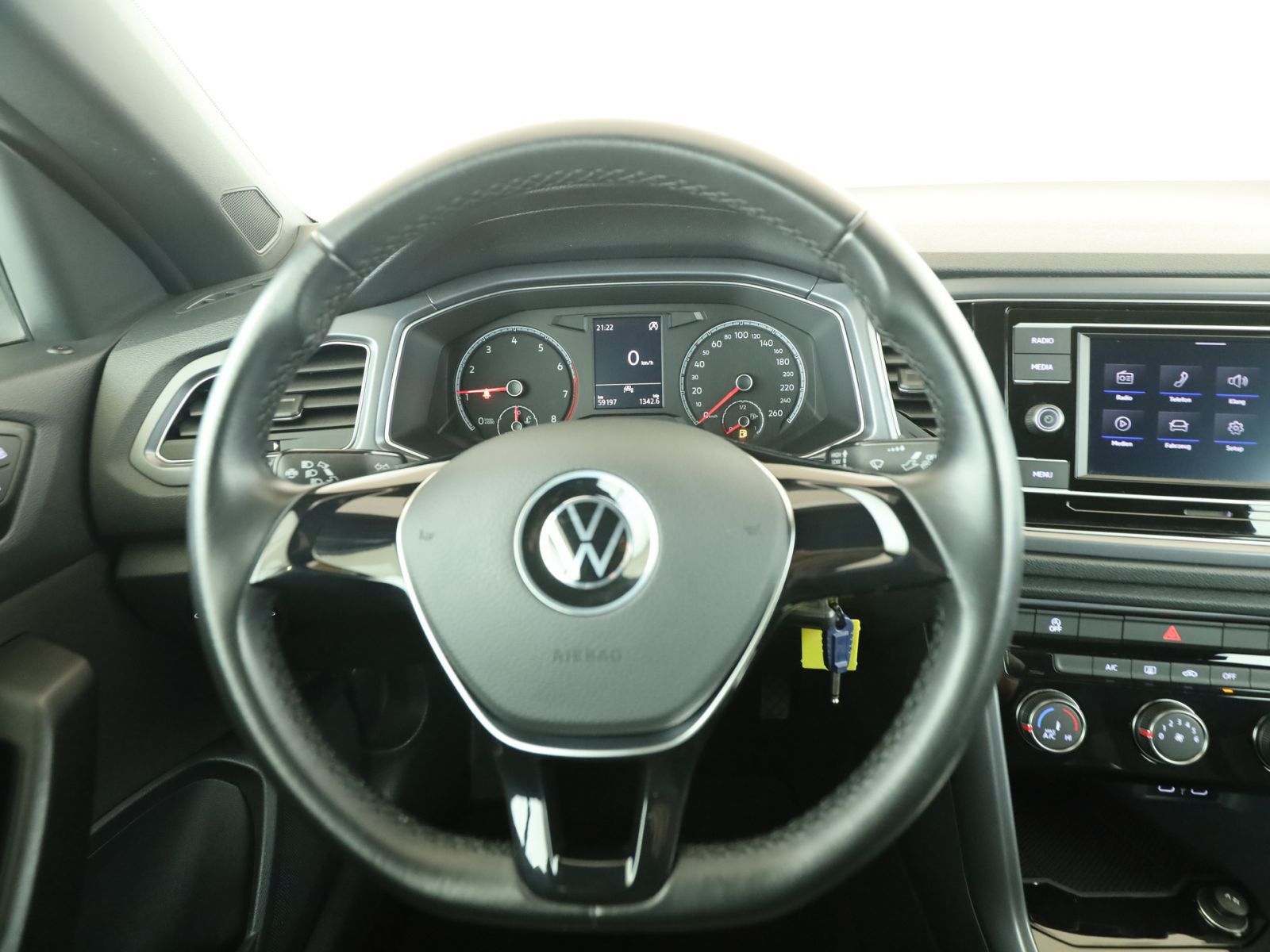 Volkswagen T-Roc 1.0 TSI Style - Samsaru's Car Outlet