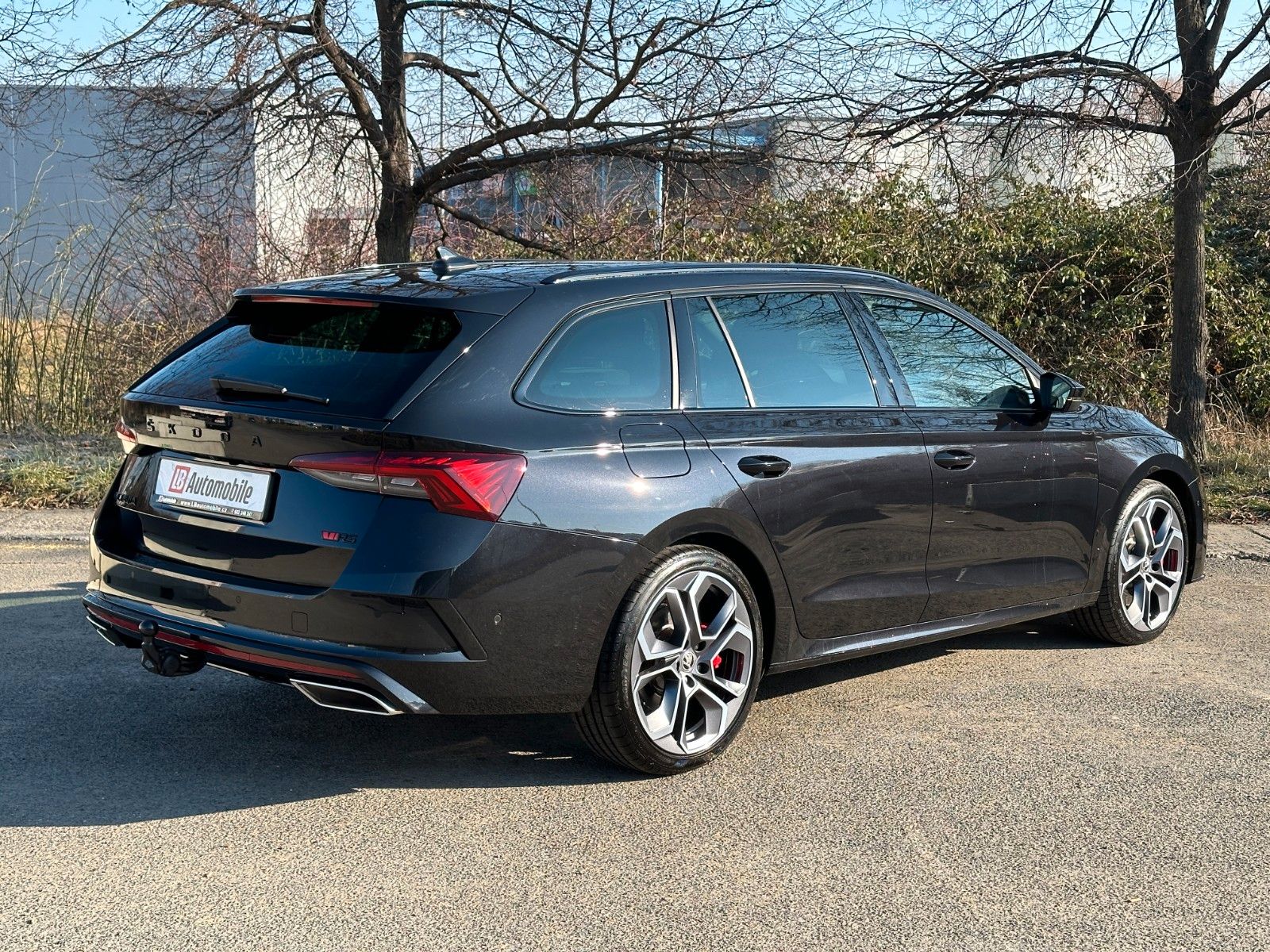 Skoda Octavia Combi RS 2.0TSi DSG - Samsaru's Car Outlet