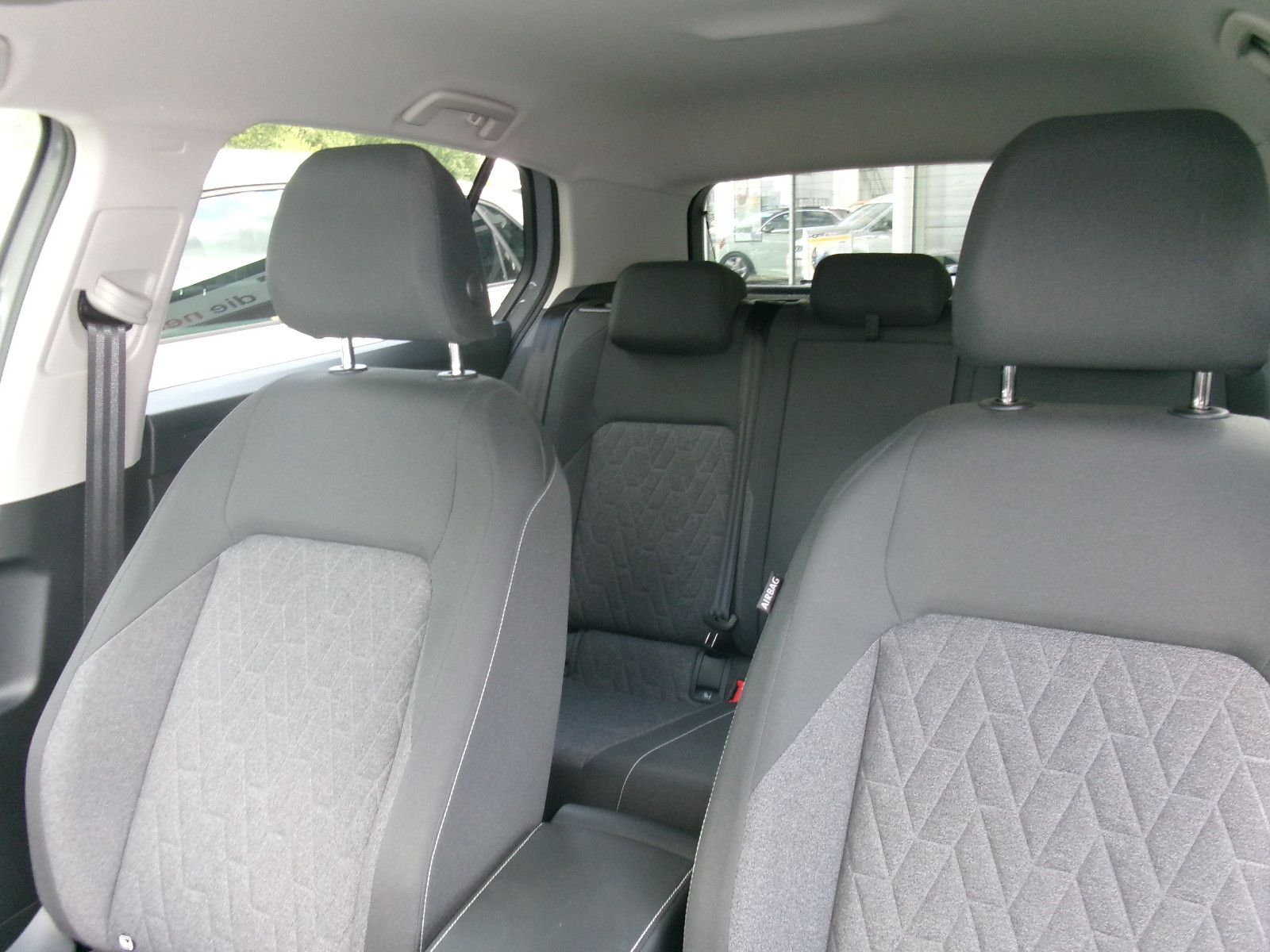 Volkswagen Golf VIII 1.0 eTSI Move - Samsaru's Car Outlet