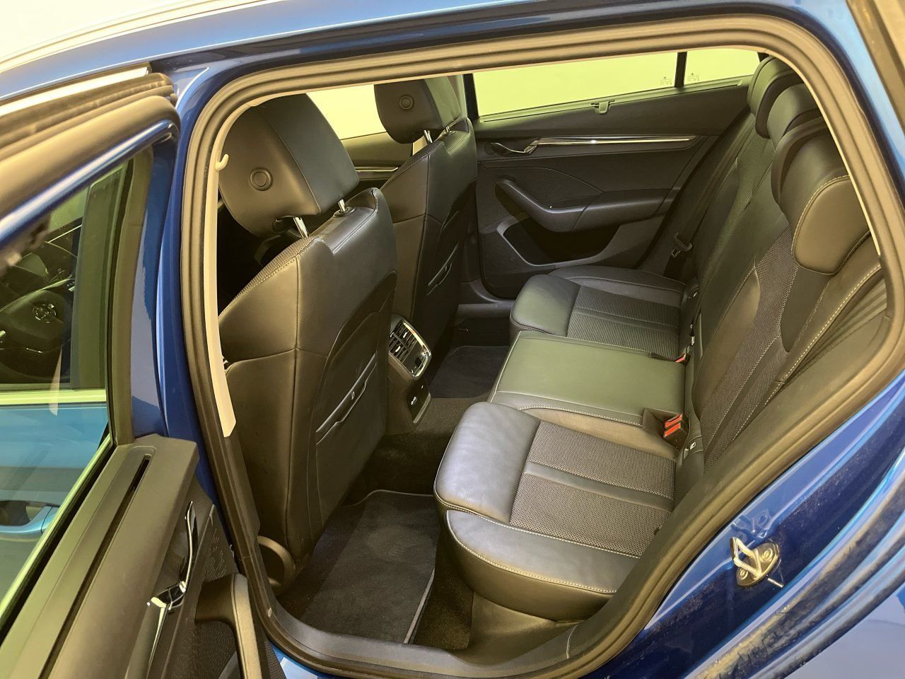 Skoda Octavia Combi 2.0 TDI First Edition - Samsaru's Car Outlet