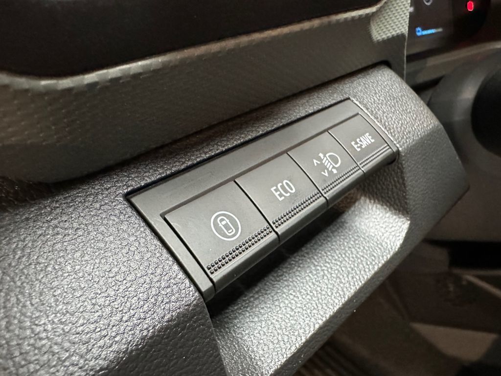 Dacia Duster Extreme HYBRID 140 - Samsaru's Car Outlet