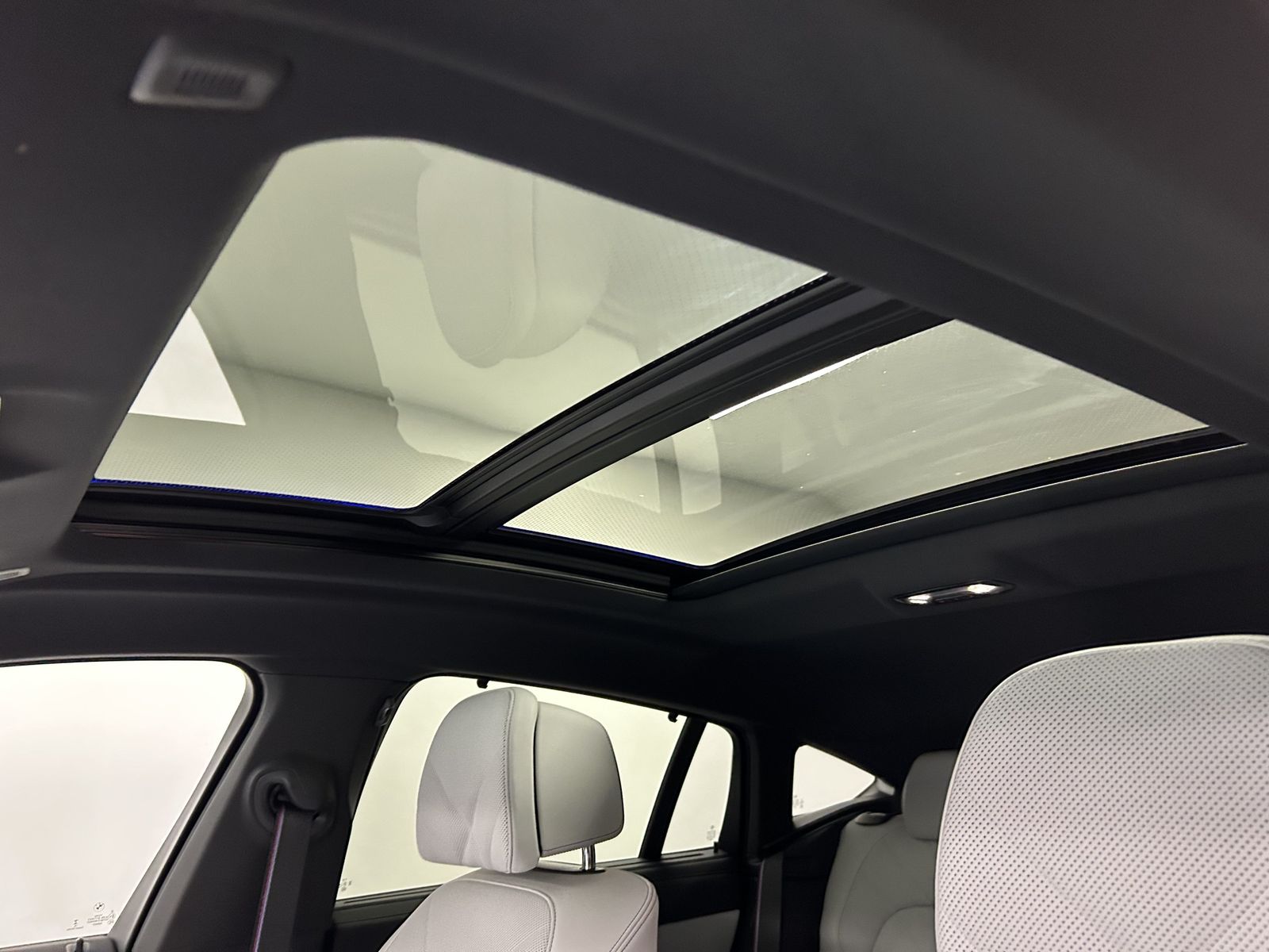 BMW X6 xDrive40d M Sportpaket Pro Pano. AHK Massagef