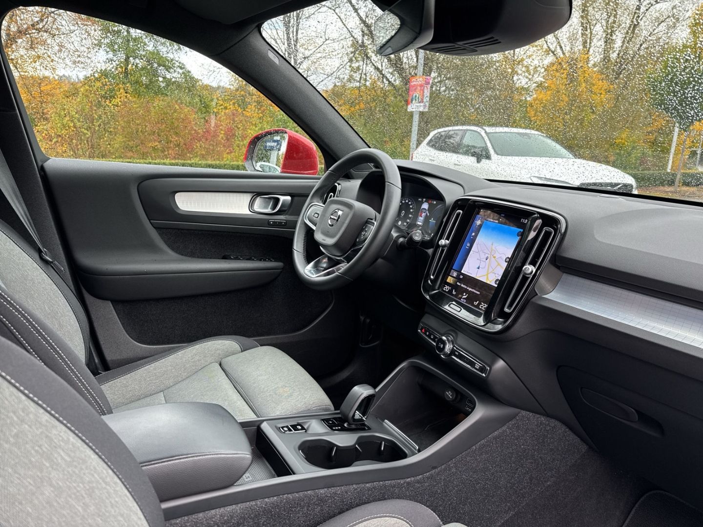 Volvo XC40 Core Recharge Plug-In Hybrid 2WD StandHZG A