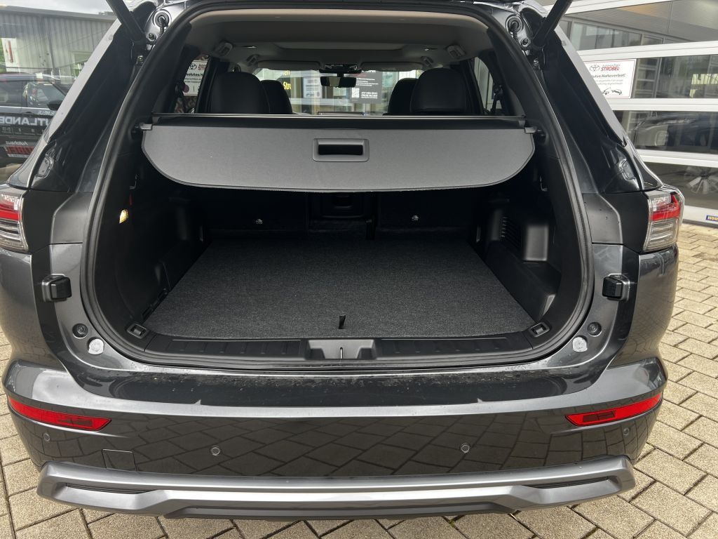Mitsubishi Outlander 2.4 4WD Plug-In Hybrid Top