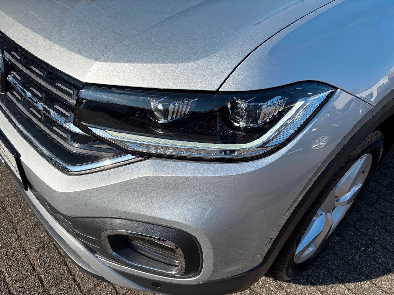 Volkswagen T-Cross Style - Samsaru's Car Outlet