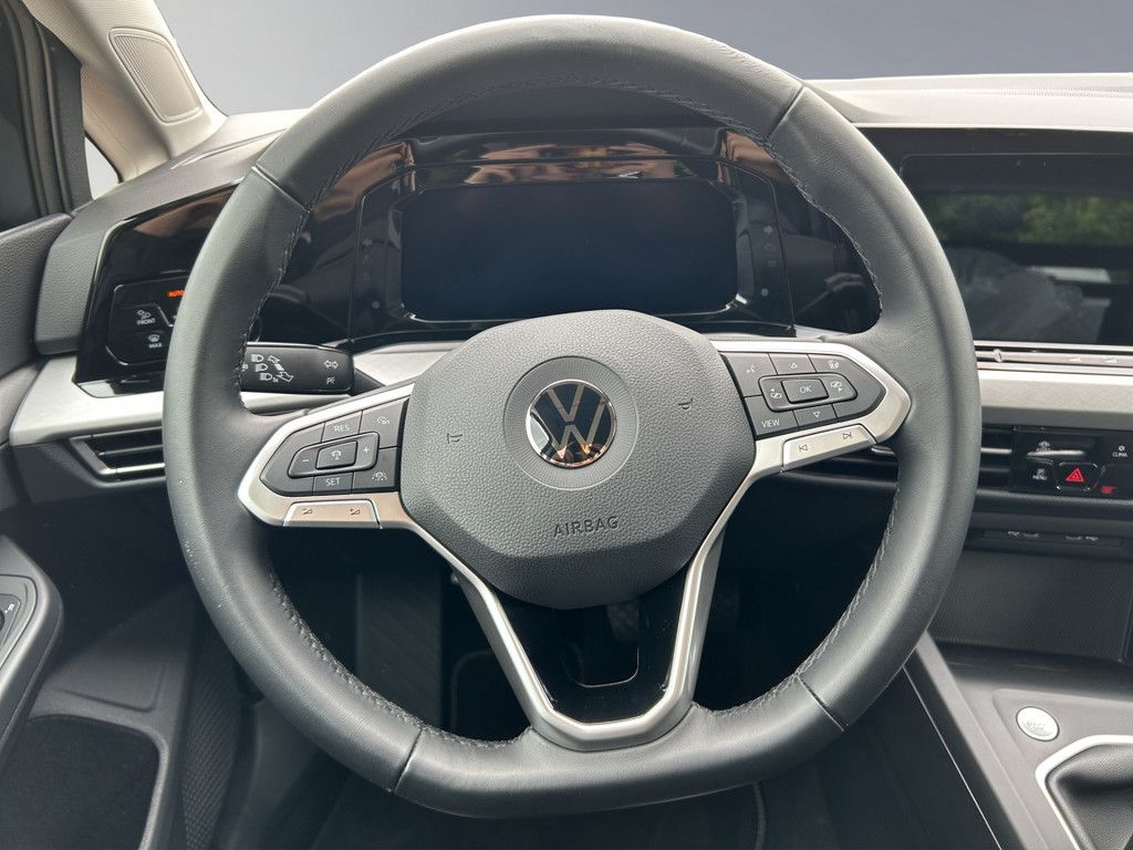 Volkswagen Golf VIII Variant Life - Samsaru's Car Outlet