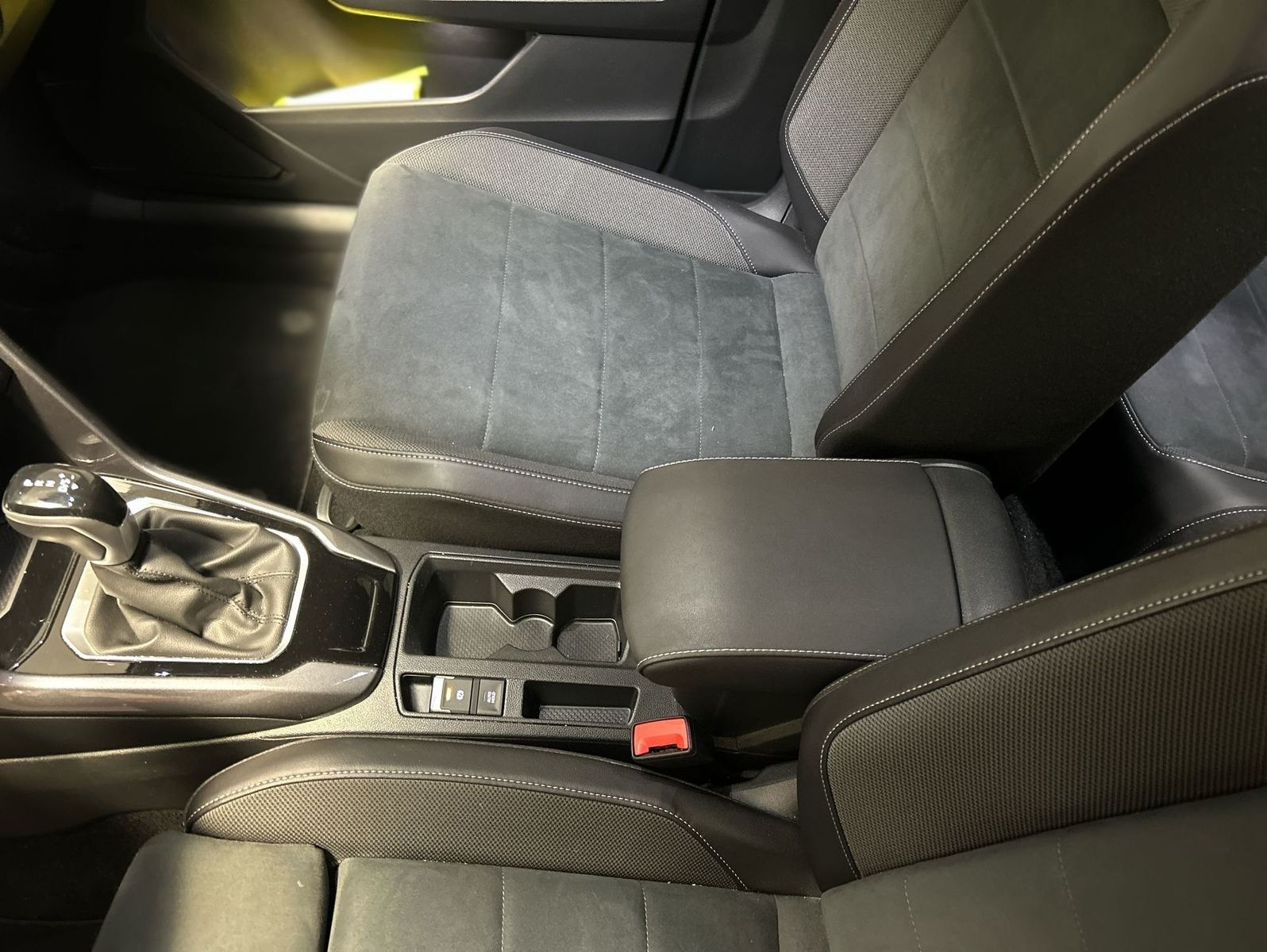 Volkswagen T-ROC 2.0 TDI Style - Samsaru's Car Outlet