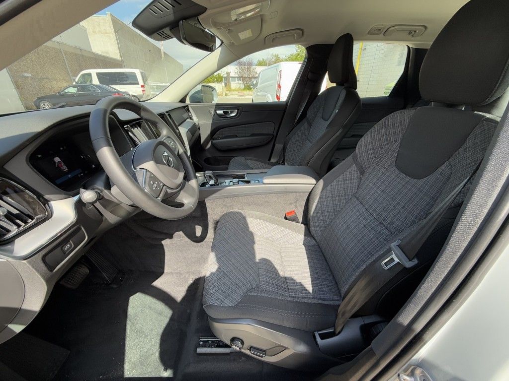 Volvo XC60 B4 B Core - Samsaru's Car Outlet