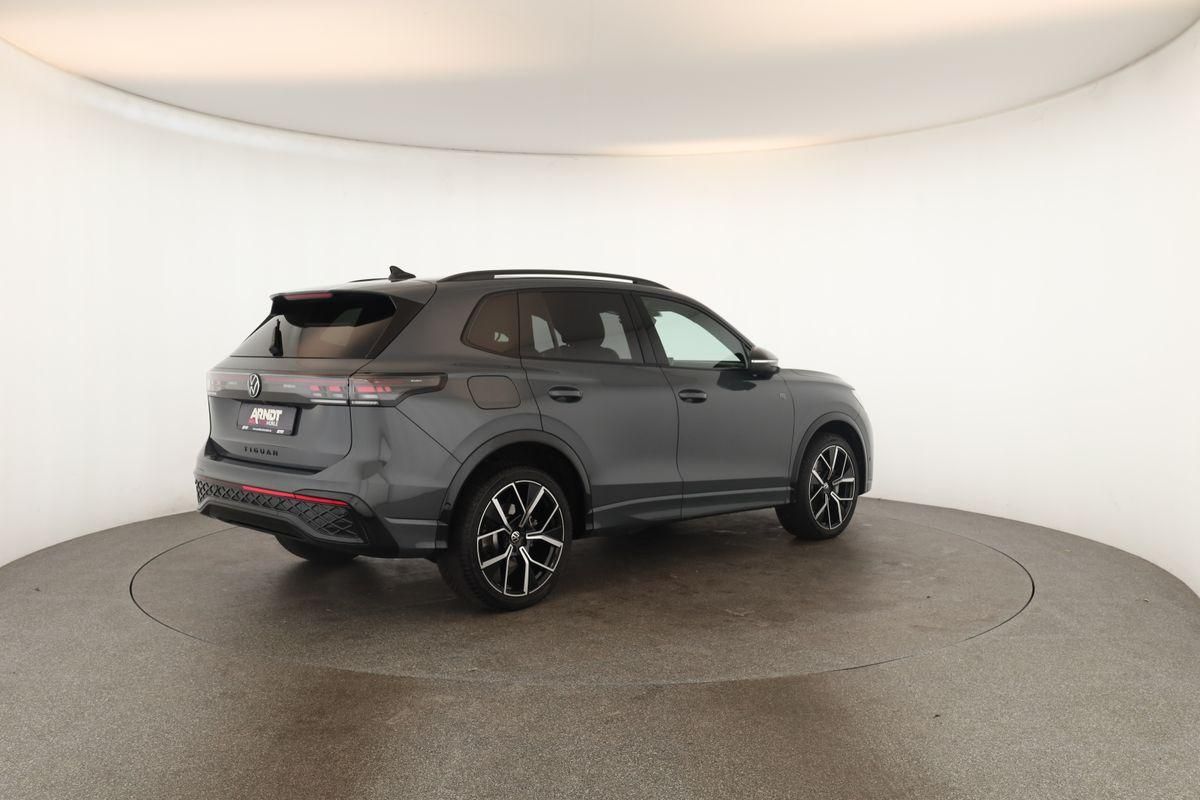 Volkswagen Tiguan 2.0 TSI DSG 4M R-Line IQ Pano Nav 360 AHK