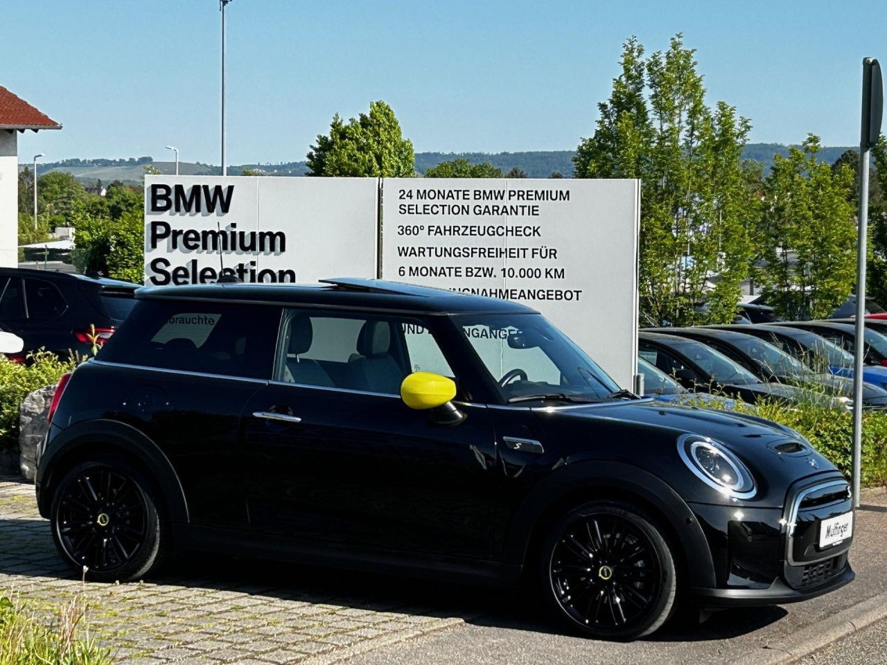 MINI Cooper SE Classic - Samsaru's Car Outlet