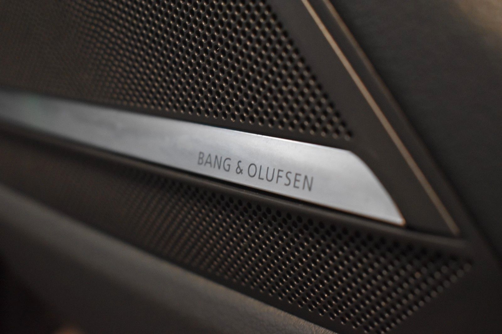 Audi A6 45TFSI quattro S-LINE - Samsaru's Car Outlet