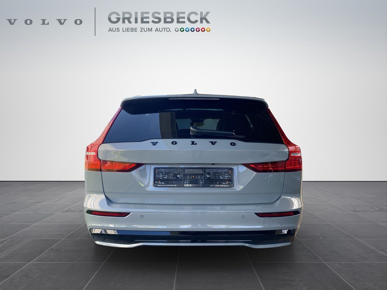 Volvo V60 T8 Ultra Dark AHK*360*HEADUP*