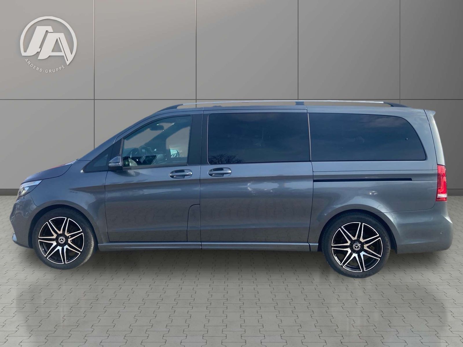 Mercedes-Benz V 250 AMG Line - Samsaru's Car Outlet