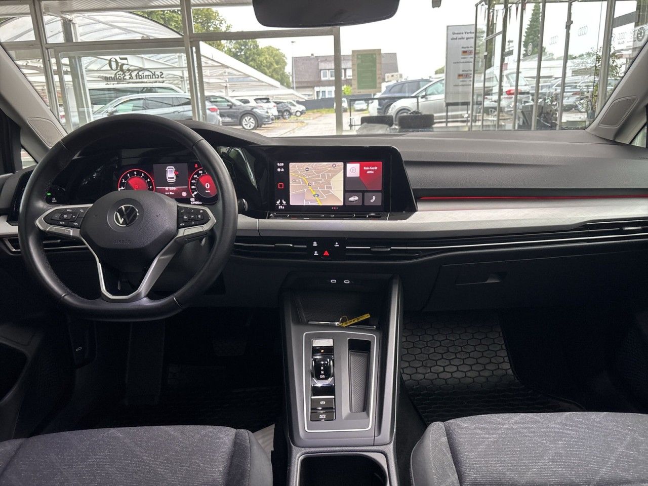 Volkswagen Golf Variant 1.0 eTSI Life - Samsaru's Car Outlet