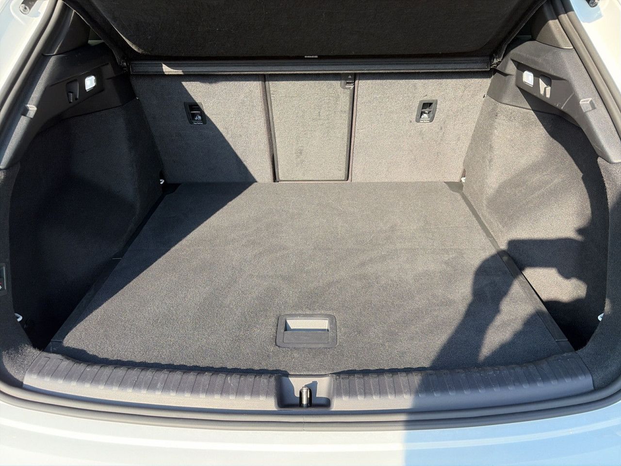 Audi Q4 e-tron 45 quattro S line AHK ACC Matrix Kam.